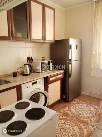 2-комнатная квартира, этаж 9 из 12, 56 м², на длительный срок