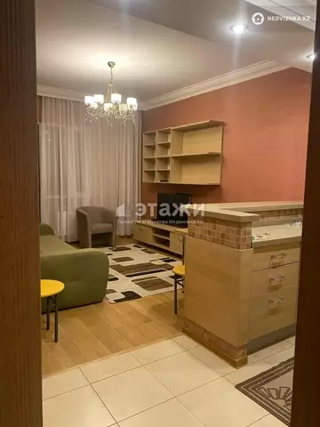2-комнатная квартира, этаж 8 из 18, 55 м², на длительный срок