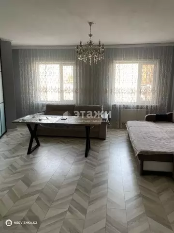 2-комнатная квартира, этаж 4 из 14, 79 м²