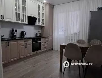 3-комнатная квартира, этаж 8 из 9, 93 м²