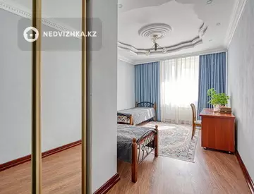 3-комнатная квартира, этаж 2 из 14, 82 м²