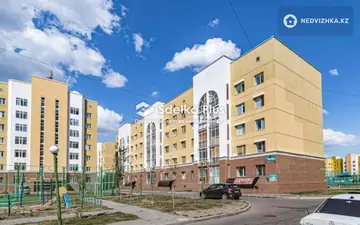 2-комнатная квартира, этаж 4 из 5, 64 м²