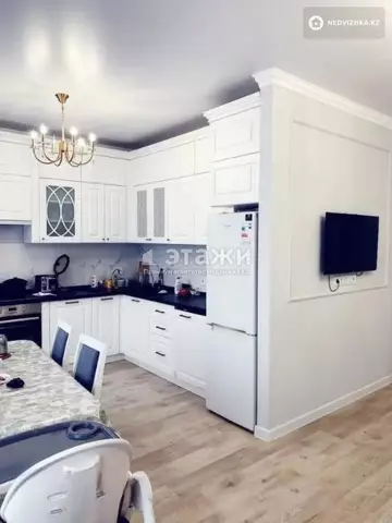 3-комнатная квартира, этаж 3 из 17, 98 м²
