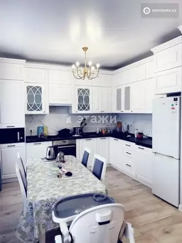3-комнатная квартира, этаж 3 из 17, 98 м²