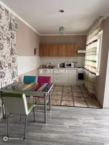 2-комнатная квартира, этаж 13 из 17, 66 м², на длительный срок