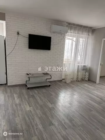 2-комнатная квартира, этаж 13 из 17, 66 м², на длительный срок