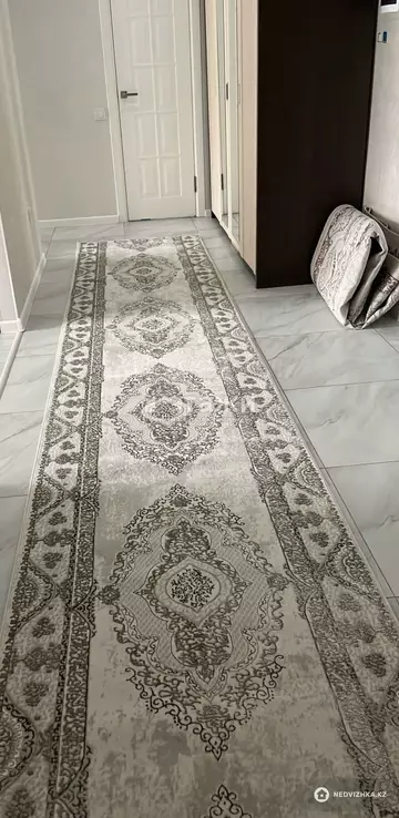 2-комнатная квартира, этаж 3 из 12, 70 м², на длительный срок