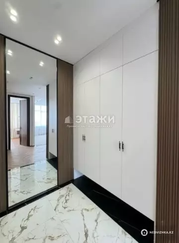 4-комнатная квартира, этаж 4 из 17, 102 м²