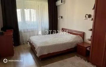 3-комнатная квартира, этаж 8 из 10, 80 м²