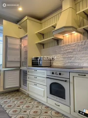 2-комнатная квартира, этаж 2 из 17, 78 м², на длительный срок