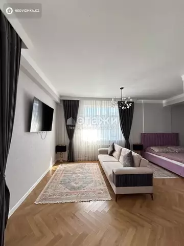 1-комнатная квартира, этаж 4 из 10, 43 м²