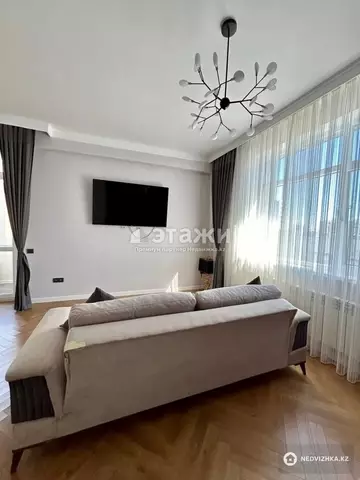 1-комнатная квартира, этаж 4 из 10, 43 м²