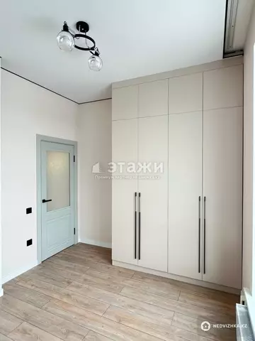 1-комнатная квартира, этаж 12 из 12, 38 м²