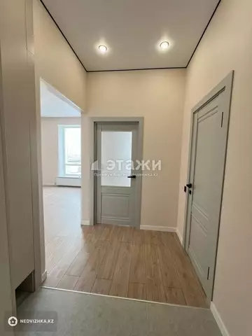 1-комнатная квартира, этаж 12 из 12, 38 м²