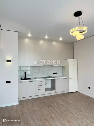 1-комнатная квартира, этаж 12 из 12, 38 м²