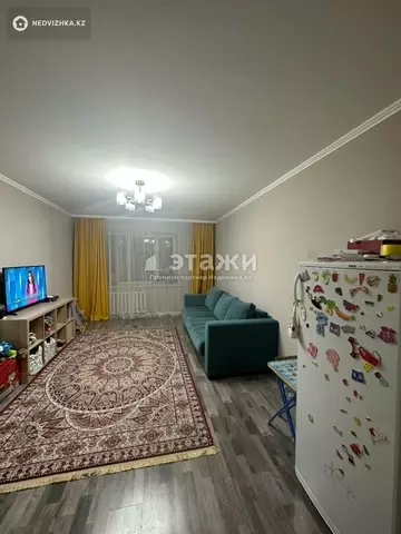 2-комнатная квартира, этаж 9 из 10, 60 м²