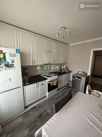 2-комнатная квартира, этаж 9 из 10, 60 м²