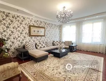 2-комнатная квартира, этаж 4 из 9, 106 м²