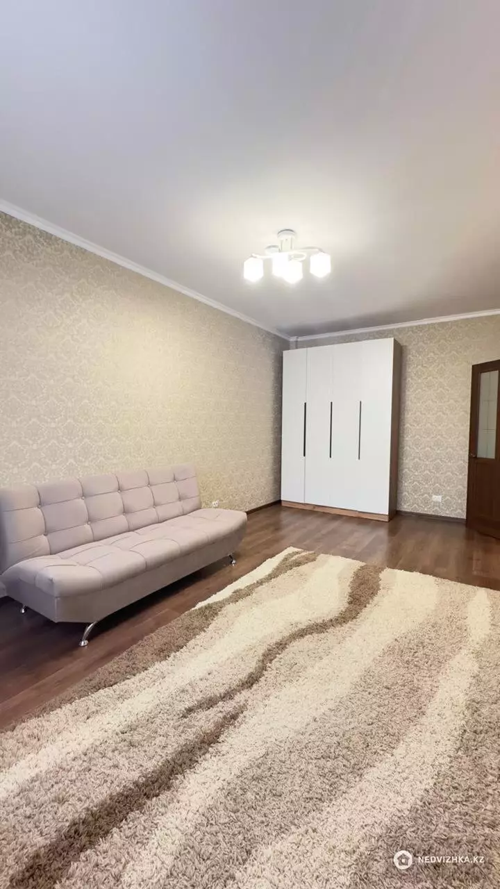 45 м², 1-комнатная квартира, этаж 8 из 8, 45 м², на длительный срок, изображение - 1