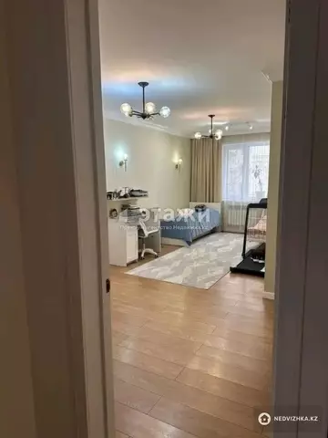 3-комнатная квартира, этаж 2 из 9, 113 м²