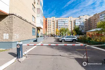 3-комнатная квартира, этаж 8 из 10, 93 м²