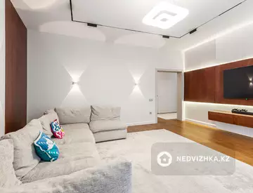 4-комнатная квартира, этаж 3 из 3, 157 м²