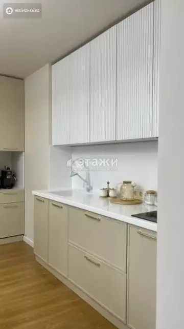 3-комнатная квартира, этаж 9 из 9, 83 м²