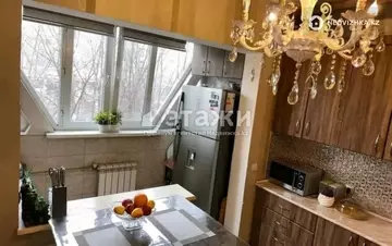 3-комнатная квартира, этаж 4 из 9, 72 м²