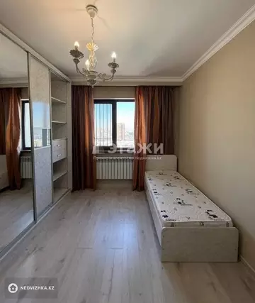 3-комнатная квартира, этаж 13 из 17, 100 м², на длительный срок