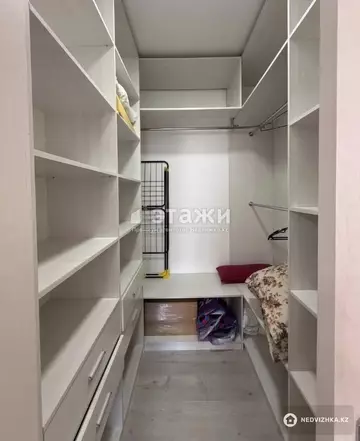 3-комнатная квартира, этаж 13 из 17, 100 м², на длительный срок