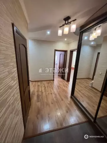 2-комнатная квартира, этаж 9 из 9, 80 м²