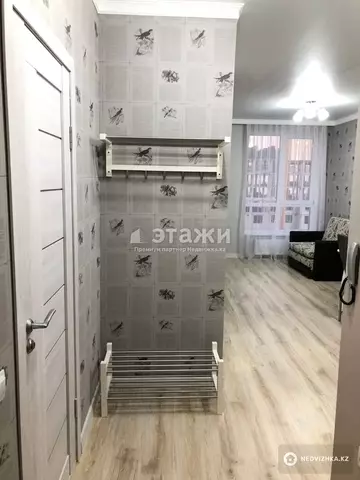 1-комнатная квартира, этаж 4 из 10, 38 м²