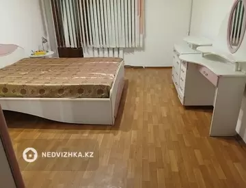 3-комнатная квартира, этаж 2 из 6, 84 м²