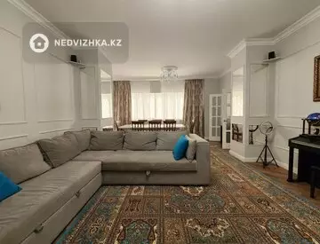 4-комнатная квартира, этаж 4 из 20, 195 м²