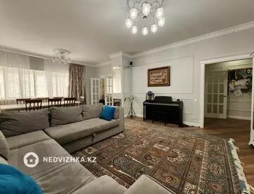 4-комнатная квартира, этаж 4 из 20, 195 м²
