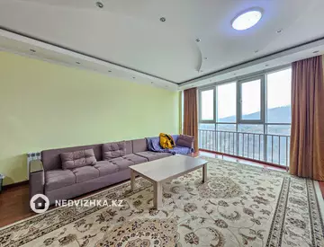 4-комнатная квартира, этаж 18 из 22, 164 м²