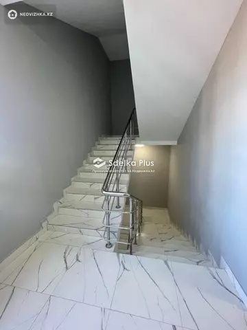 2-комнатная квартира, этаж 4 из 9, 55 м²