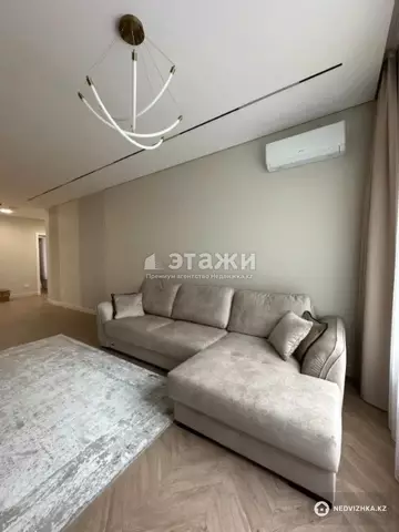4-комнатная квартира, этаж 3 из 12, 123 м²