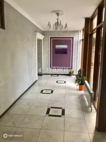 2-комнатная квартира, этаж 10 из 12, 80 м²
