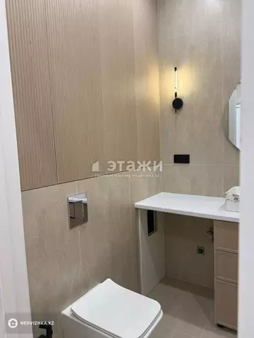 2-комнатная квартира, этаж 2 из 10, 38 м²