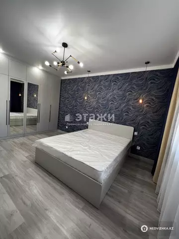 2-комнатная квартира, этаж 8 из 12, 60 м², на длительный срок
