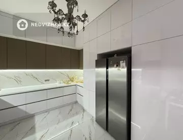 3-комнатная квартира, этаж 18 из 20, 133 м²