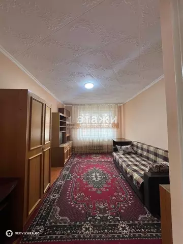 2-комнатная квартира, этаж 4 из 4, 40 м²