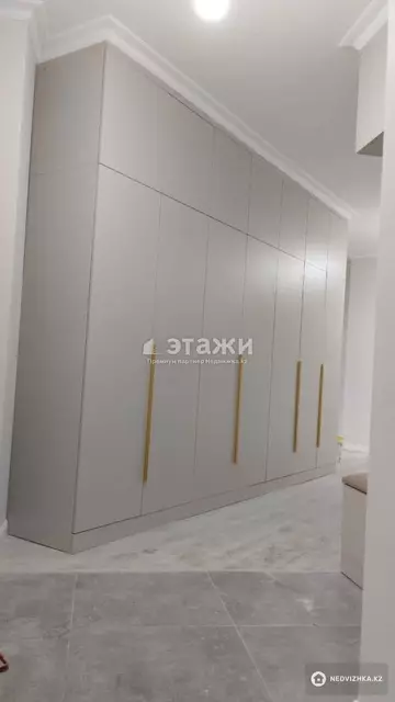 3-комнатная квартира, этаж 10 из 12, 106 м²
