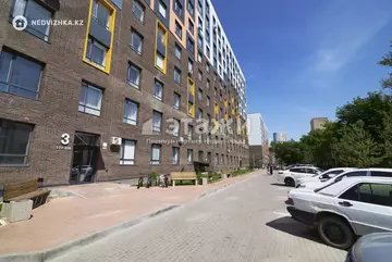 1-комнатная квартира, этаж 1 из 10, 42 м²