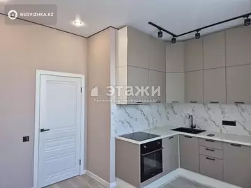 1-комнатная квартира, этаж 10 из 10, 38 м²