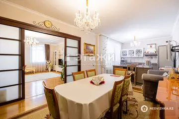 4-комнатная квартира, этаж 3 из 3, 164 м²