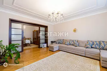 4-комнатная квартира, этаж 3 из 3, 164 м²
