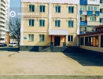Здание, 4 этажа, 772 м²