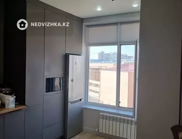 2-комнатная квартира, этаж 4 из 9, 67 м², на длительный срок